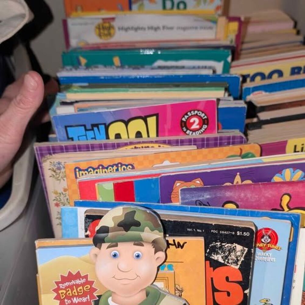 Children's book LOT of 30 ASSORTED TITLES paperback daycare toddler bedtime
